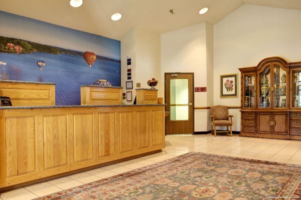 MAGNUSON HOTEL ON THE LAKE-CLARKSVILLE (Clarksville)